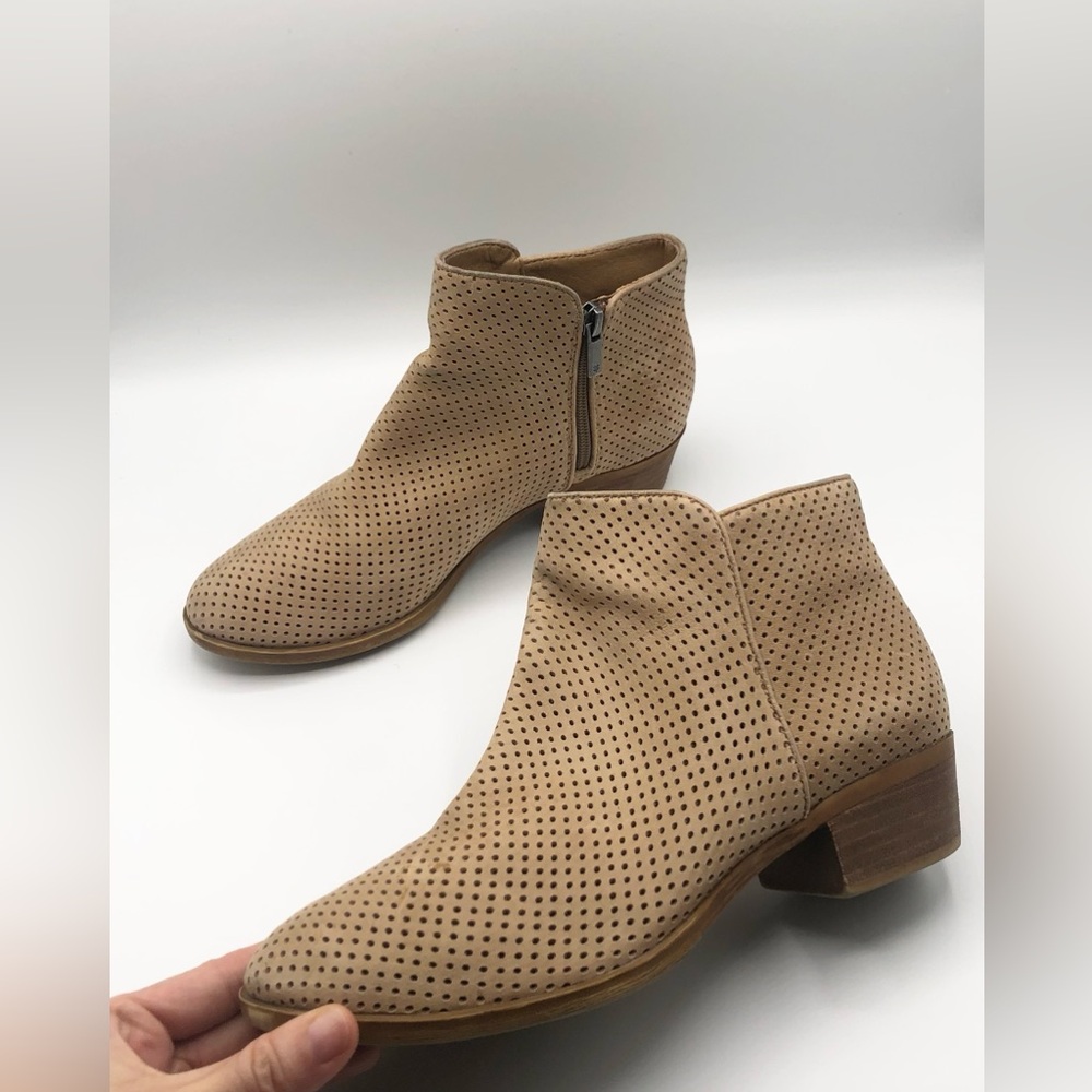 Lucky Brand Tan Heeled Ankle Bootie - Women’s Size 8